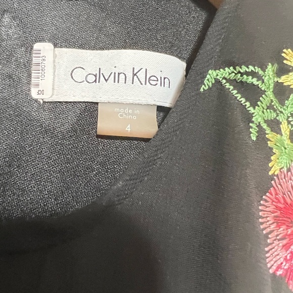 CALVIN KLEIN Women's Petite Floral Embroidered Sheer Overlay Shift Dress 4. - Picture 5 of 6